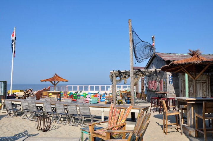 De leukste Nederlandse strandtenten met een werelds sfeertje