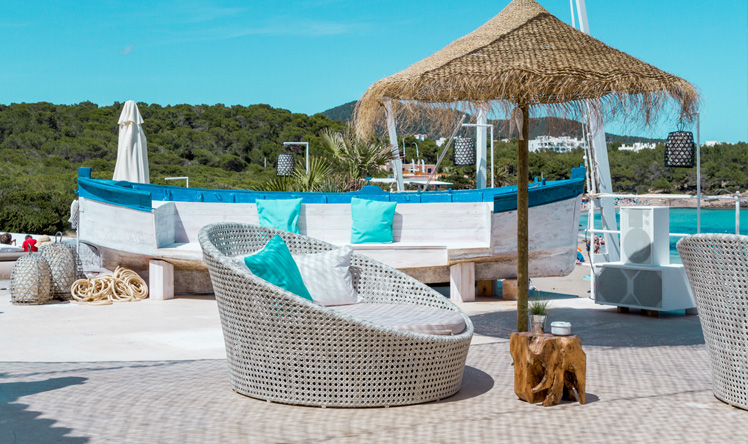 ataro-beach-winter
