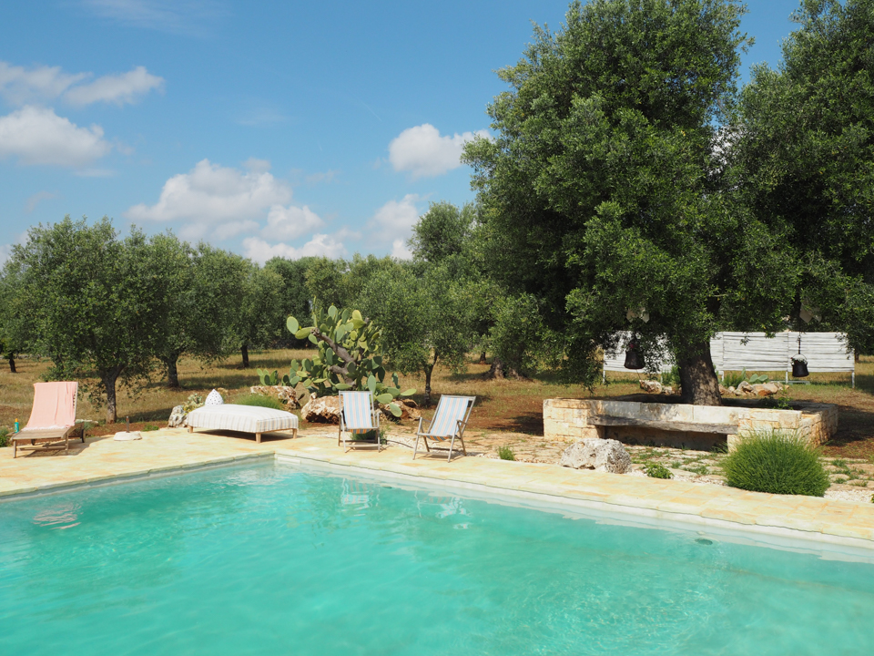 zwembad trullo sant'angelo puglia